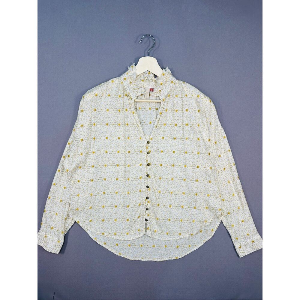 Pilcro Anthropologie Tavi Button Front Short with Daisy Embroidery Size Medium